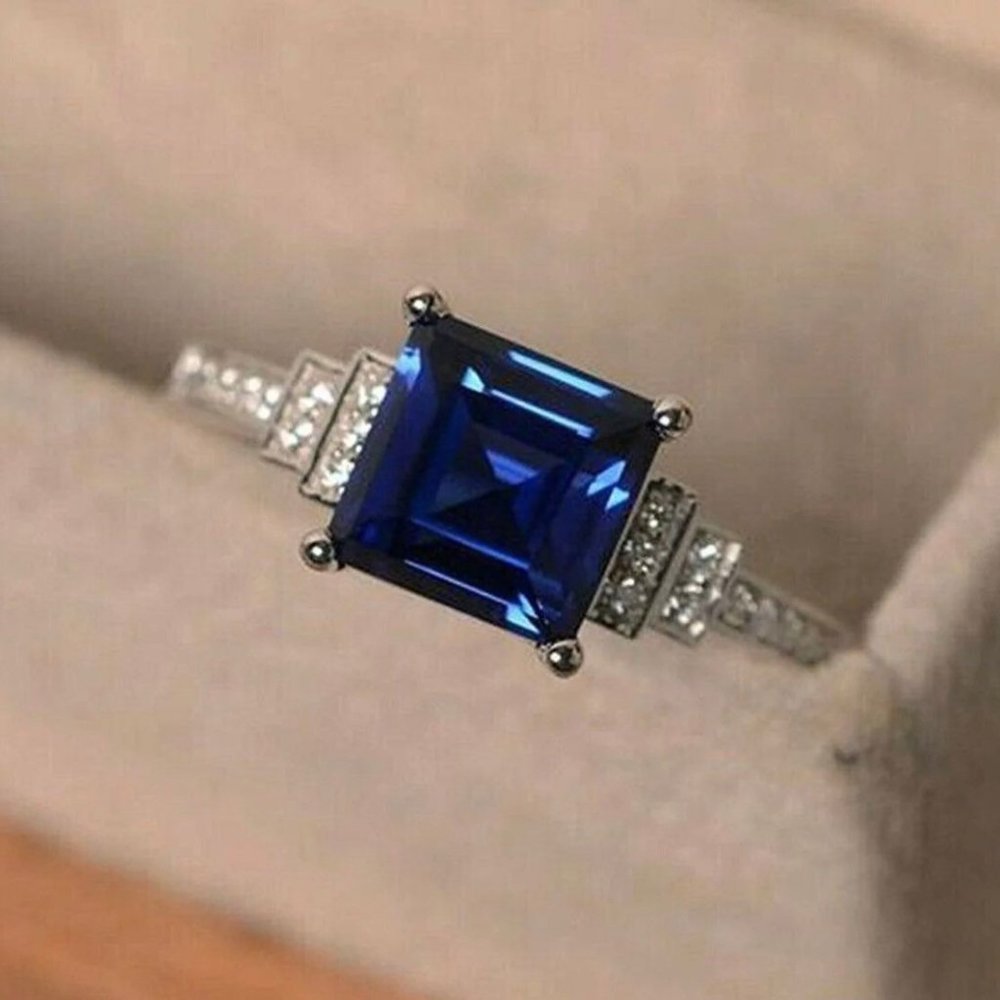 BLUE SAPPHIRE PRINCESS CUT RING